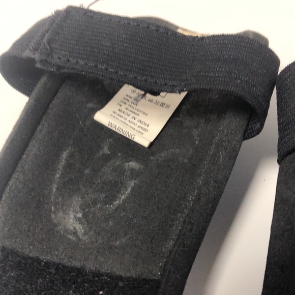 Mitre Junior Shin Guards - Picture 8 of 11